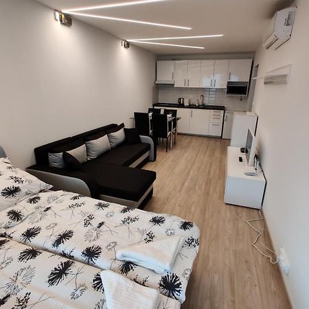 Pirat Apartman Apartment Siofok Ngoại thất bức ảnh