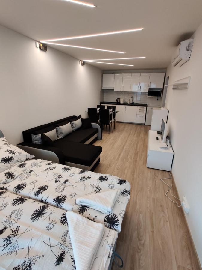 Pirat Apartman Apartment Siofok Ngoại thất bức ảnh